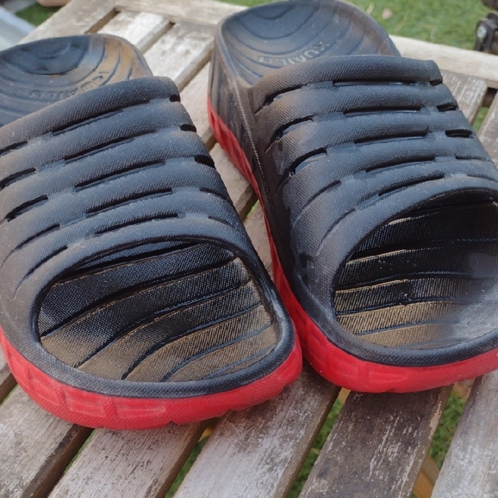 Comfortable Black and Red Slide Sandals
